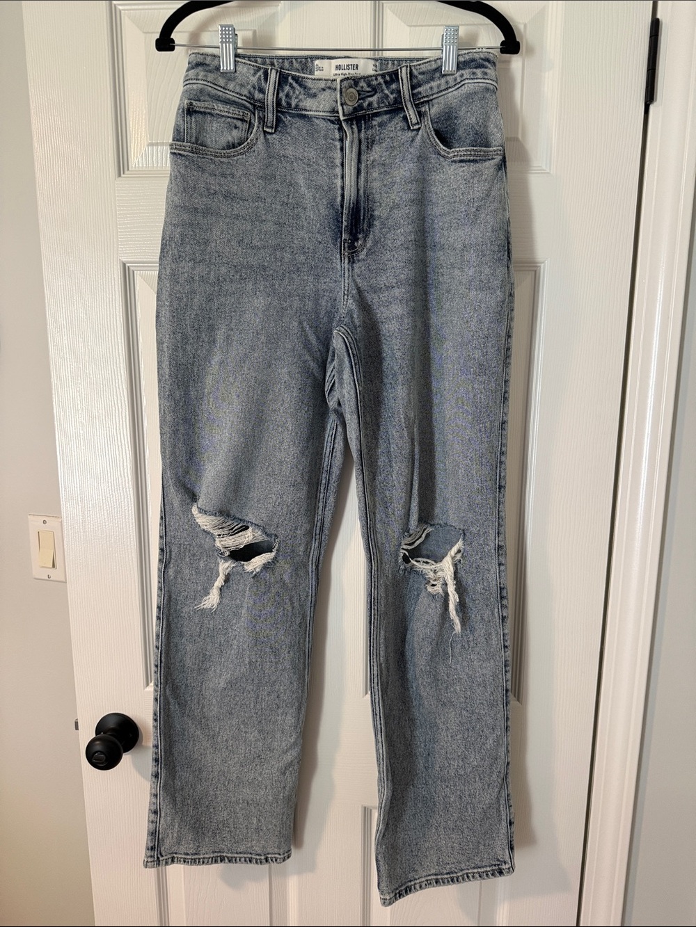 Hollister Light Blue High-Rise Straight-Leg Jeans with Knee Rips